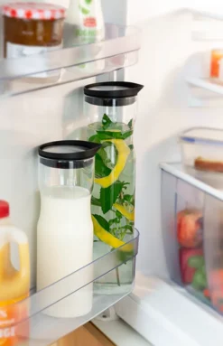 APS Glaskaraffe /// Ø 8 Cm, H: 25 Cm, 1 Liter /// Glas, 18/8 Edelstahl, Silikon /// Deckel Matt Poliert /// 10721 11 APS Glaskaraffe /// Ø 8 Cm, H: 25 Cm, 1 Liter /// Glas, 18/8 Edelstahl, Silikon /// Deckel Matt Poliert /// 10721 -Qualitätsladen Für Geschirr 0e81455f4531a537504fbb449e0b2e33