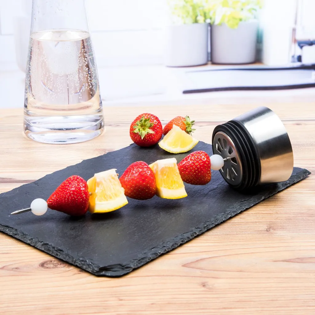 Wasserkaraffe Glas 1 L Mit Früchtespieß Edelstahl Ausguss 4 Wasserkaraffe Glas 1 L Mit Früchtespieß Edelstahl Ausguss – Bild 4