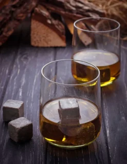 Echos 4er Whisky Steine Set Aus Granit | Wieder Verwendbar | Im Hochwertigem Stoffbeutel | 7 Echos 4er Whisky Steine Set Aus Granit | Wieder Verwendbar | Im Hochwertigem Stoffbeutel | -Qualitätsladen Für Geschirr 219bb78da1e6b8272ee881864eda4b44