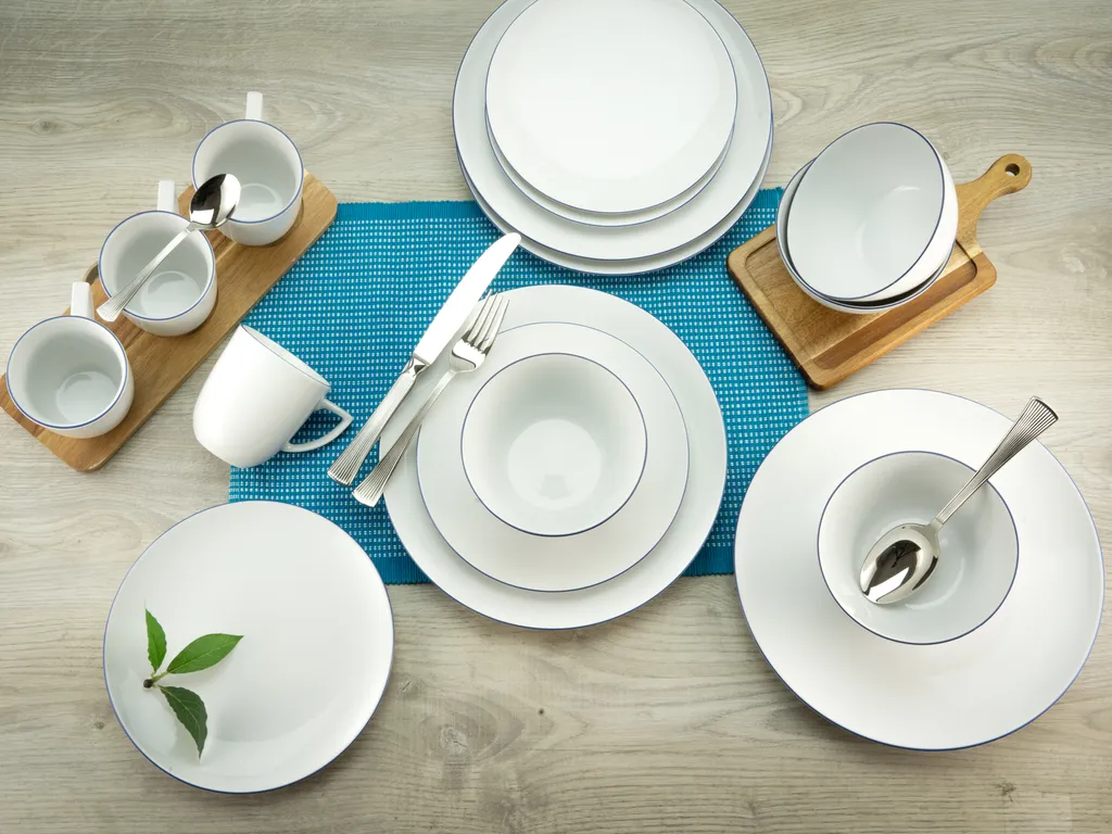 CreaTable 22456 Kombiservice Enjoy Blue Line Für 4 Personen, Porzellan, Weiß (1 Set, 16-teilig) 2 CreaTable 22456 Kombiservice Enjoy Blue Line Für 4 Personen, Porzellan, Weiß (1 Set, 16-teilig) – Bild 2