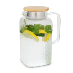 Klarstein Glaswerk Livenza Wasserkrug Glaskaraffe Glaskrug Mit Deckel Wasserkaraffe , Volumen: 1,5 Liter , Deckel Aus Eichenholz , Borosilikatglas , Edelstahlsieb , Transparent