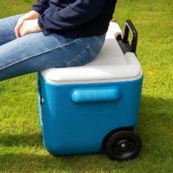 Coleman Kühlbox "50 QT Polylite Wheeled Mesh" -Qualitätsladen Für Geschirr 37949b6f0ed8b57739dc4749f96c5d4a
