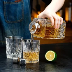 Amisglass Whiskey Karaffe Mit 2 Gläsern, Whiskey Set, 3-teilig, Whisky Dekanter 700ml Und Whisky Gläser 300ml 2 Stück, Kristallgläser & Longdrinkgläser -Qualitätsladen Für Geschirr 9000a421021c5b8d73cdc442948d944c