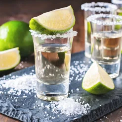 Shotgläser Set 12 Gläser Inklusive Ausgießhilfe 15 Shotgläser Set 12 Gläser Inklusive Ausgießhilfe -Qualitätsladen Für Geschirr d5489ecfcbf179099ce0ff65c8561628