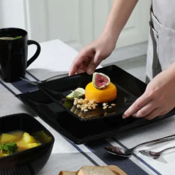 Vancasso Tafelservice »SOHO« 16-tlg. Porzellan Teller Set, Kombiservice Tafelset Mit Kaffeetassen, Müslischalen, Schwarz 9 Vancasso Tafelservice »SOHO« 16-tlg. Porzellan Teller Set, Kombiservice Tafelset Mit Kaffeetassen, Müslischalen, Schwarz -Qualitätsladen Für Geschirr f41fcc1da29a1a916ab12df182c42ce8