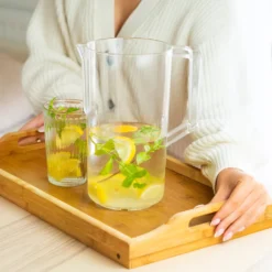 Wessper Basic Wasserfilterkanne 2.5 L, Wasserkaraffe Aus Hochwertigem Kunststoff | Geeignet Für Kalte Getränke Wasser, Saft, Tee, Limonade - Transparent 6 Wessper Basic Wasserfilterkanne 2.5 L, Wasserkaraffe Aus Hochwertigem Kunststoff | Geeignet Für Kalte Getränke Wasser, Saft, Tee, Limonade - Transparent -Qualitätsladen Für Geschirr f48040cc52912ac3ffc9750208081fef